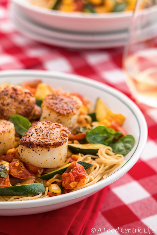 Seared Scallops with Pasta and Vegetables