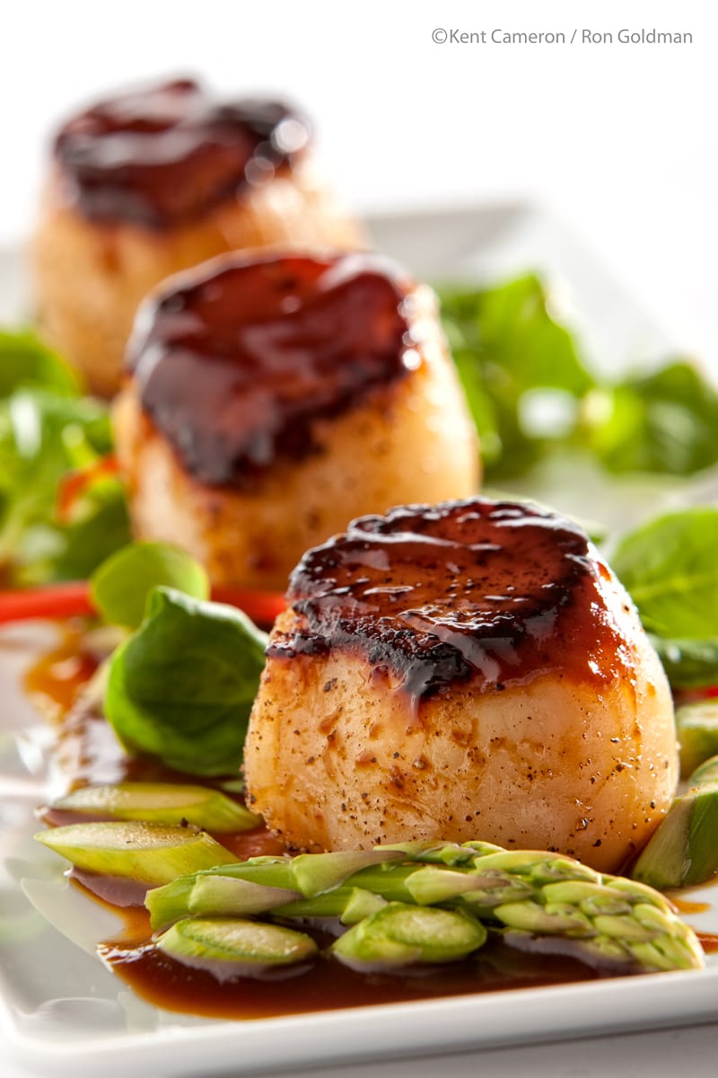 Seared scallops with Hison