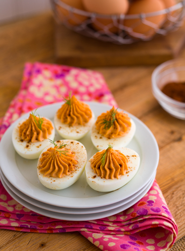 How to make deviled eggs with smoked salmon