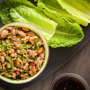 Ground turkey lettuce wraps with lettuce leaves.