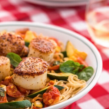 seared scallops with pasta | afoodcentriclife.com